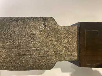 Een Khmer zandstenenen figuur van Boeddha, Thailand, Lopburi periode, 12/14e eeuw
